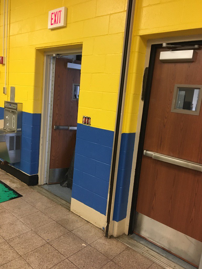 LauraCahill7's tweet photo. Cafeteria makeover is underway! Beacon blue &amp; gold.  #SouthAveElem https://t.co/Lfl0XF5Mn4