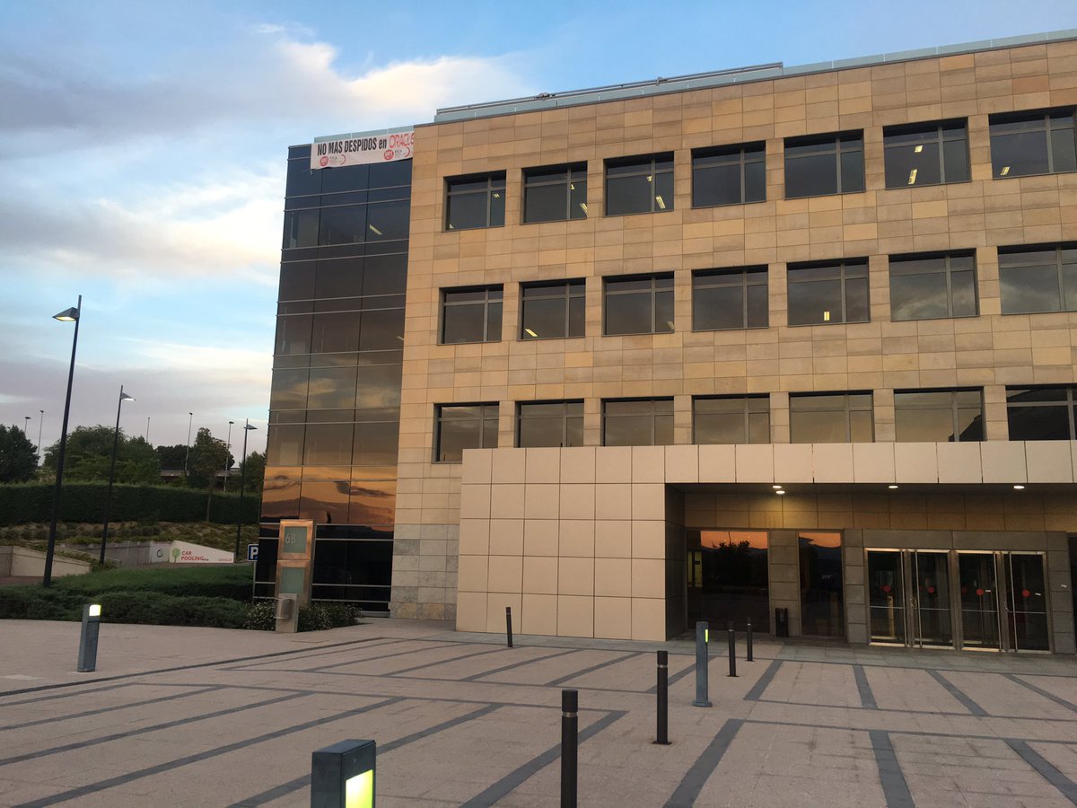 ComiteOracle's tweet image. Son las 21:30 y seguimos negociando  , confiamos que la espera merezca la pena..... #OracleERE2017 #ComiteOracle