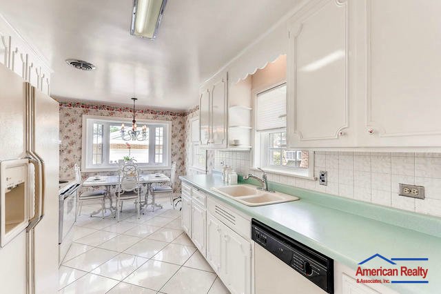 Pristine vintage #kitchen in Niles. #RealEstate #homesforsale 
See more: bit.ly/2gNK7OX