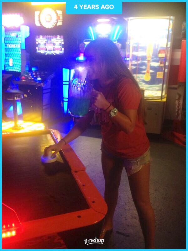 brirod4's tweet photo. #tbt to WVU, Fat Daddy's and trashcan pitchers 💚 #canigobackplease https://t.co/XwDdPqrKVs