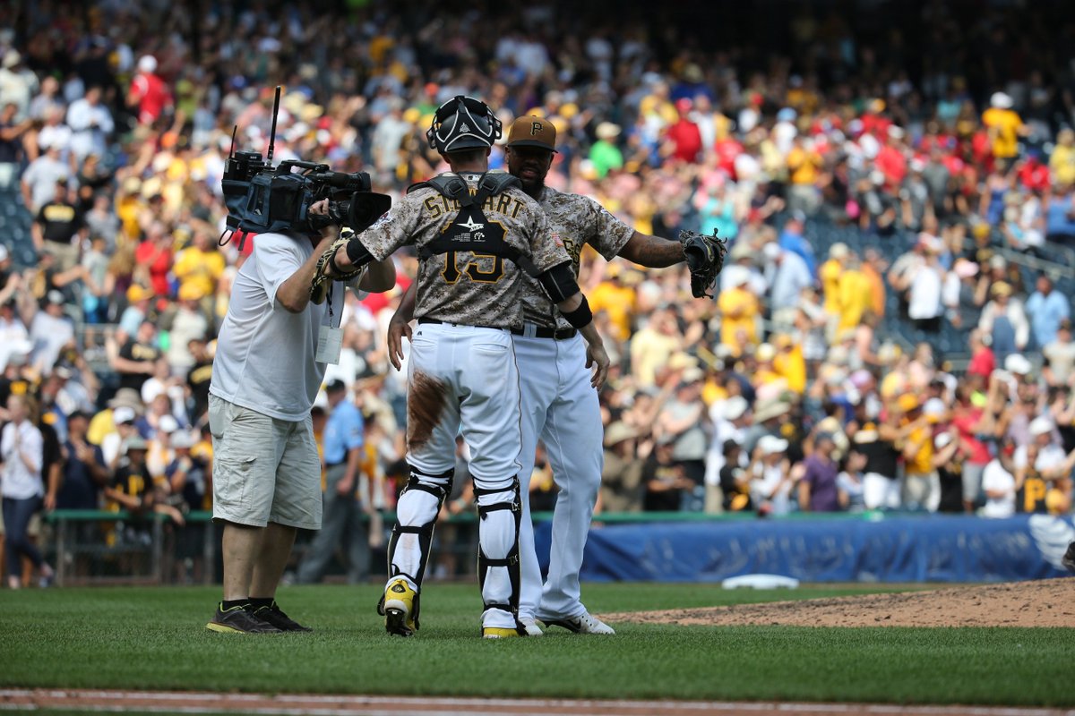 Pirates tweet picture