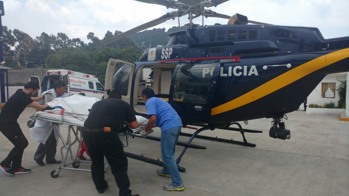 Condores_SSP's tweet photo. Se activa #CodigoMater para traslado de una mujer de 30 años y 29 semanas de Gestación, se traslada al H. B. Domínguez #-CondoresAmbulancia https://t.co/kMk2ebTyhs