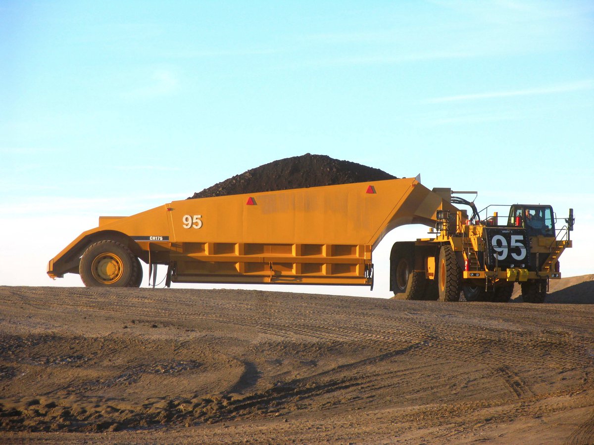 MegaCorpWW's tweet photo. It's coal hauler Wednesday! Pics of MCH-Mega Coal Haulers #mining #coal #miningnews #heavyequipment #surfacemining #miningcoal #Kentuckycoal https://t.co/v8JhgA4hSF