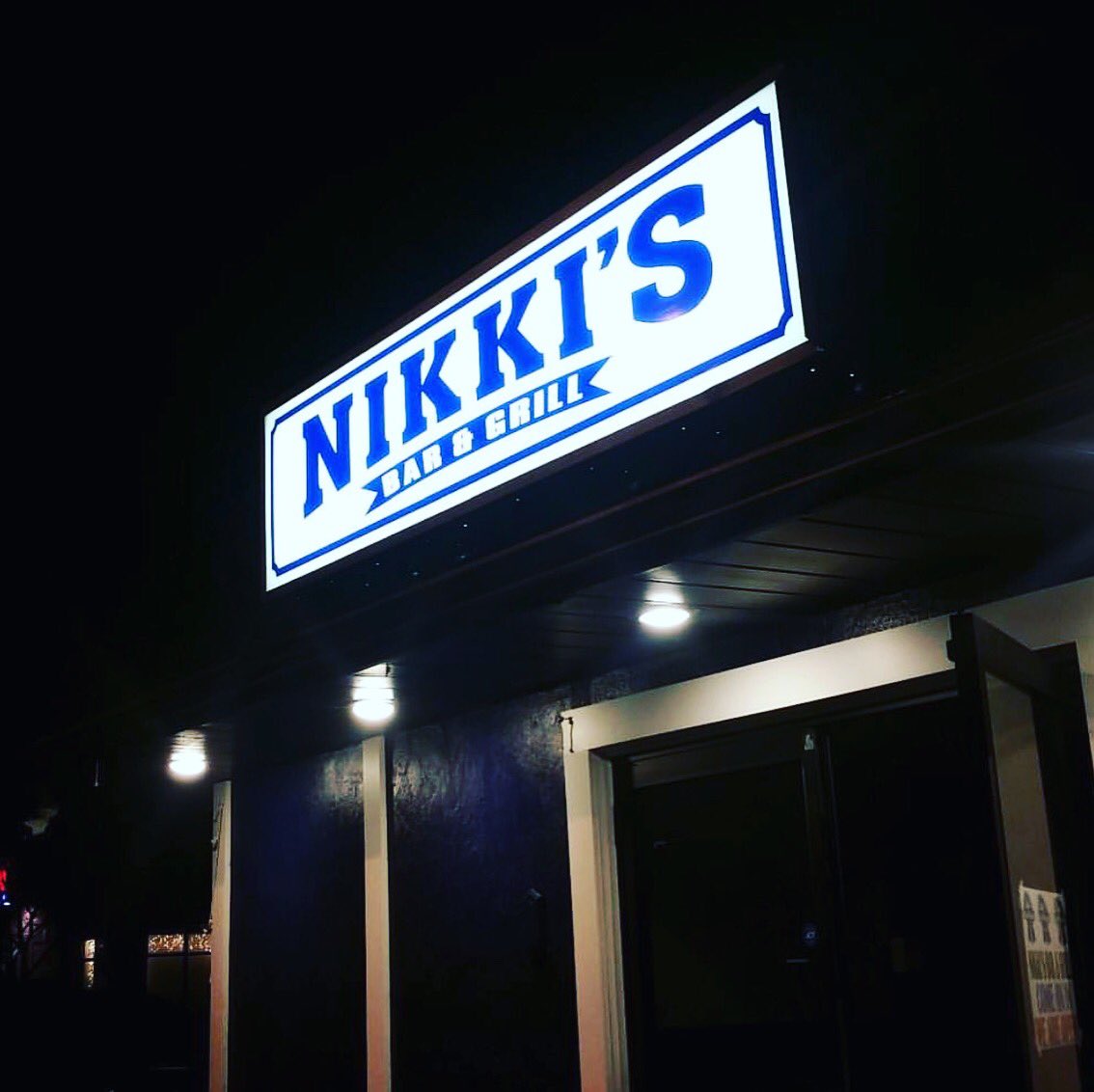 DJBobbyGray's tweet photo. Tomorrow night, I'm back at Nikkis playing this summers hits and classics. Stop by for a cold one in this heat wave! #taylorevent https://t.co/xhuHub7ZP3