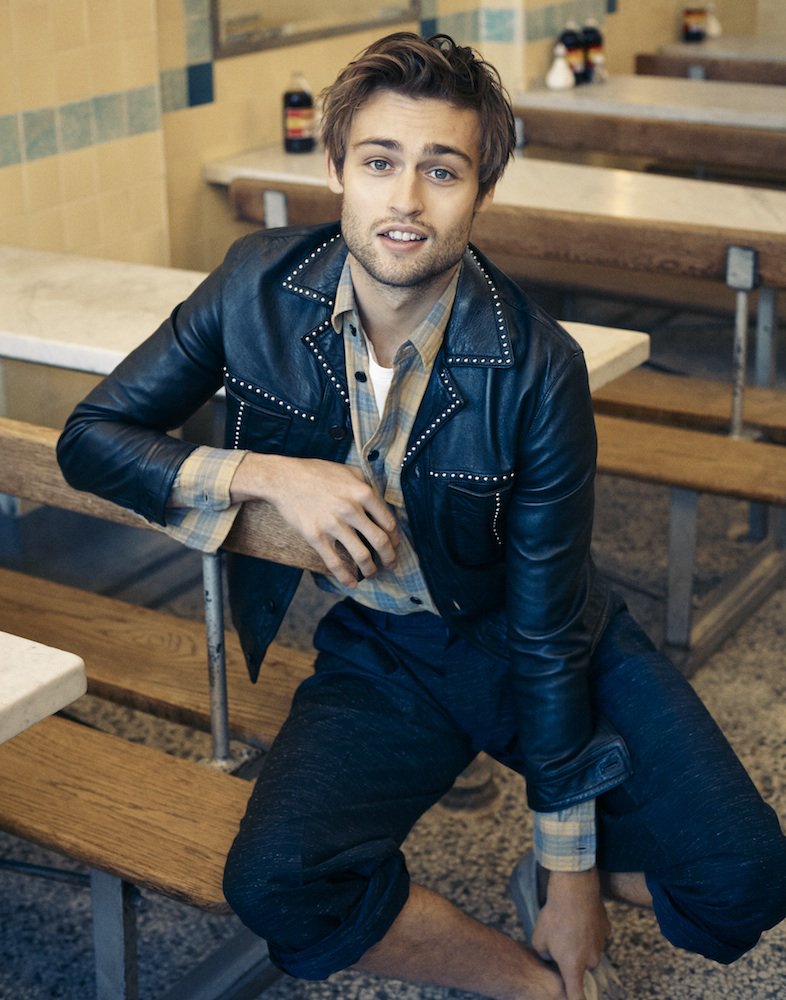 LeLeaderBooth's tweet photo. Douglas Booth please go on a date with me? https://t.co/vi00QPRej6