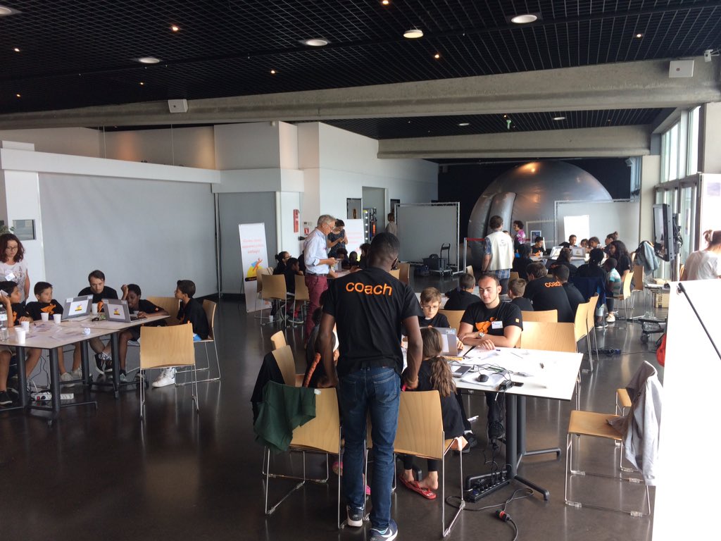 JML137's tweet photo. Bravo à tous les makers #supercodeurs qui ont participé aujourd'hui au #hackathon #CodeForThePlanet !!! https://t.co/l0t1TB17Ai