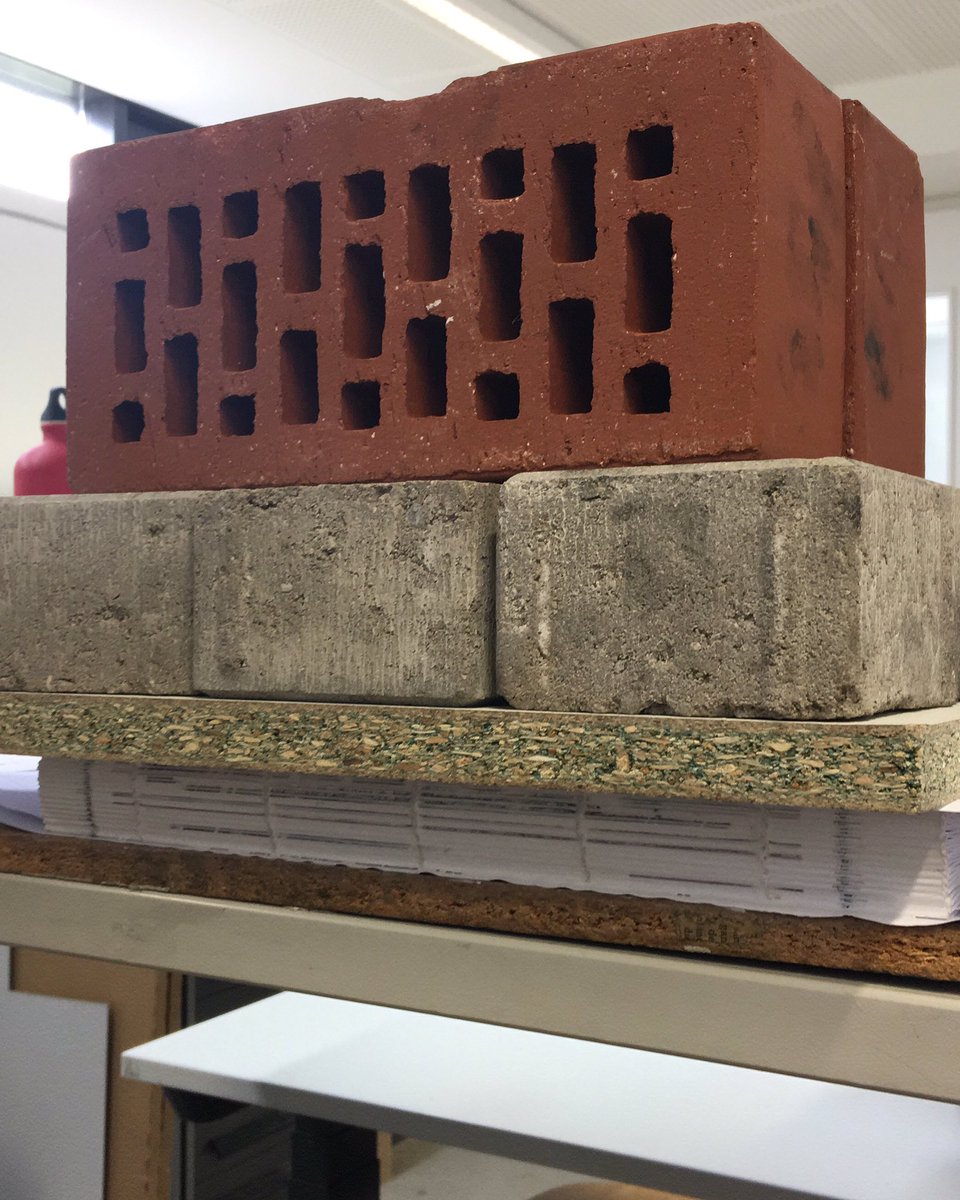 Verschwunden_'s tweet photo. auf diese Steine können sie bauen - oder so ähnlich...
.
.
#verschwunden #verschwundenetiere https://t.co/osyM1tcZ95