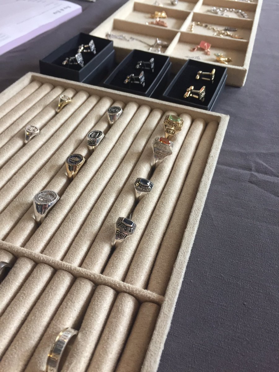 EvaLondon's tweet photo. πhello from @Rosetheatre for @KingstonUni #graduation #madeinkingston #graduationrings #classrings https://t.co/c65d1KGOXv