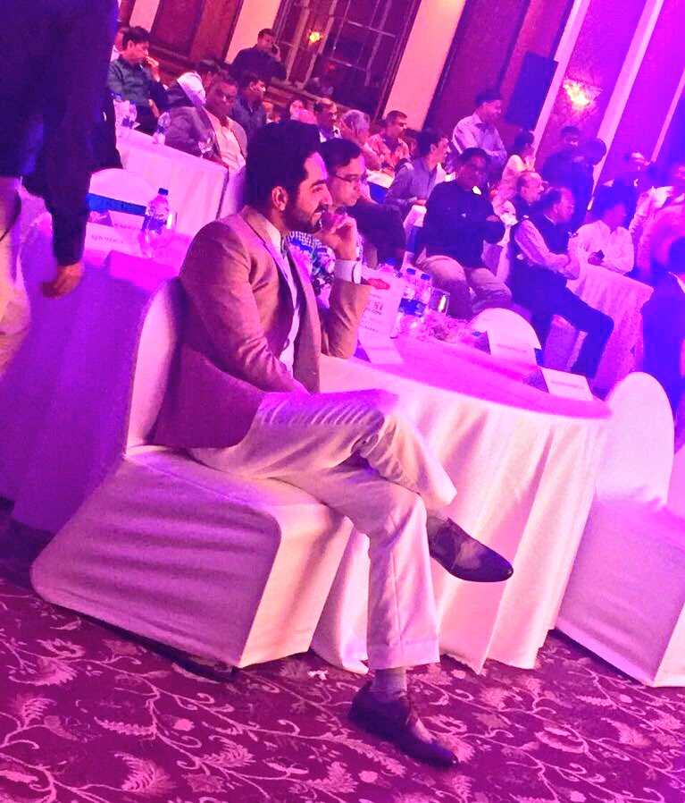 yrftalent's tweet photo. The very dapper Mr. Khurrana at the #nbtutsav2017 for @NBTMumbai #Felicitation #Event https://t.co/xmPvXcbm3Q