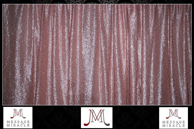 message_miracle's tweet image. Use one of our sequin backdrops to really make your event sparkle! #sequin #sparkle #backdrops #messagemiracle #events #event #photobooth