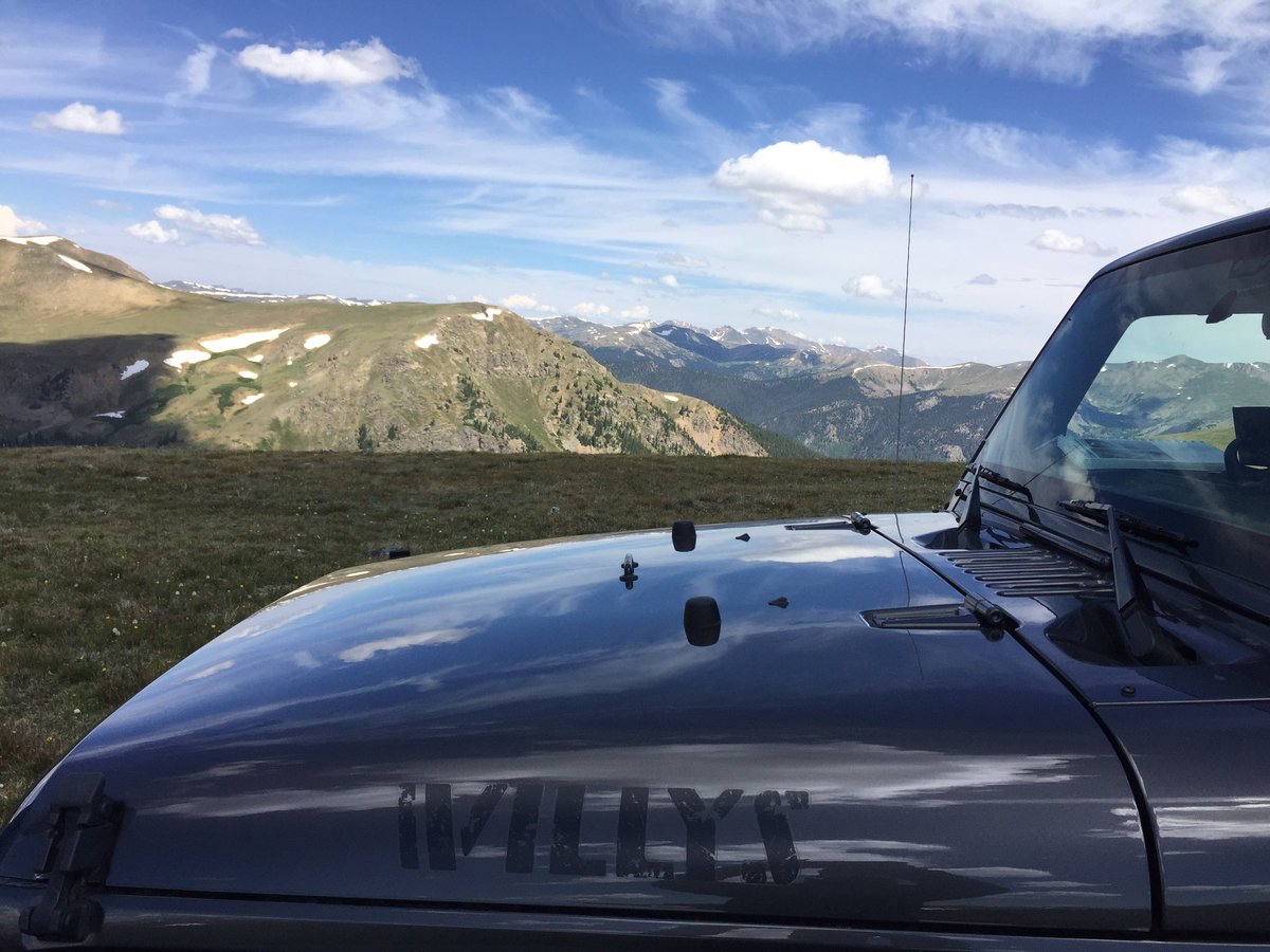 _deborahcollins's tweet photo. Because it's a #Jeep thing! Between Montezuma and #Breckenridge, CO. At 13,000 feet elevation. Lunch! #WillysWheeler #Colorado https://t.co/FGSlKhP1es