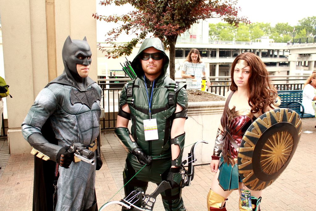 HenTieCake's tweet photo. I felt like I was dying in shorts. I give it up to these cosplayers
#cosplay #connecticon2017 https://t.co/rXIGPFArRw