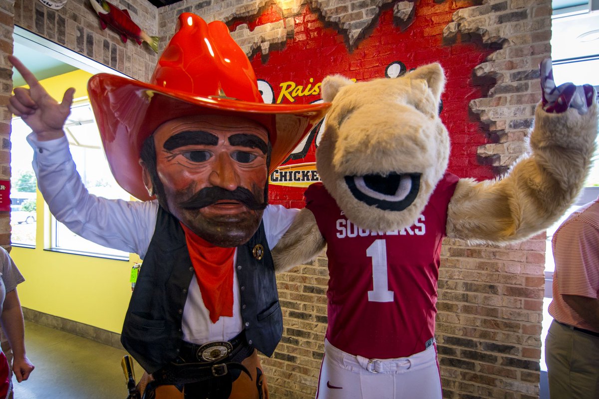 raisingcanes's tweet photo. Yesterday, we had a blast in Oklahoma supporting a great cause and making new friends! Thanks, @onelovefounder for joining! https://t.co/WUpx68MUn9