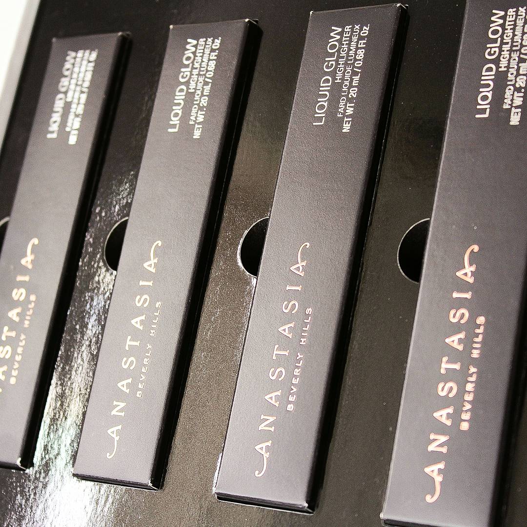fruzans's tweet photo. Obsessed with the  #liquedglow @ABHcosmetics  @norvina1  ❤ https://t.co/0tkW0FAy5G
