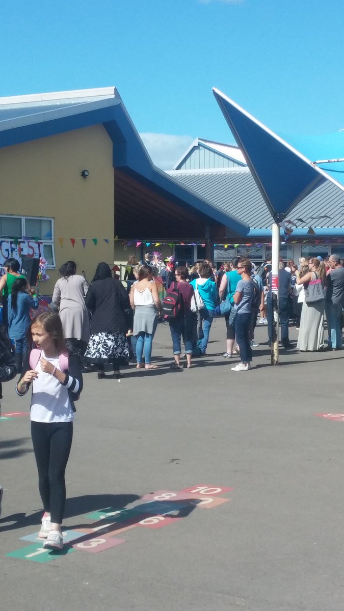 BegbrookAcademy's tweet photo. 600 families coming together to celebrate a great year at Begbrook. Begfest 2017 @Cabotfederation @FishpondsGFNP https://t.co/T7VhH4cXnW