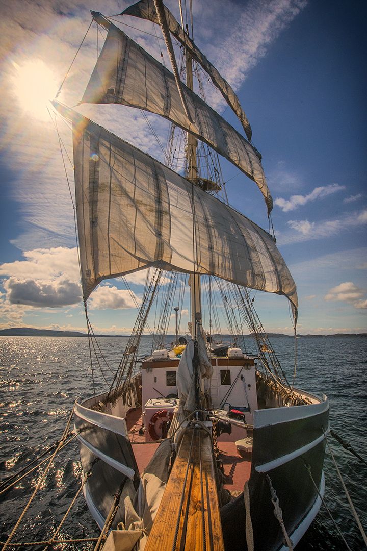 atlasandboots's tweet photo. A1: A place that requires five modes of transport just to get there. Sailing off the west coast of Scotland, anyone? #LPchat https://t.co/O3go0LOBQ8