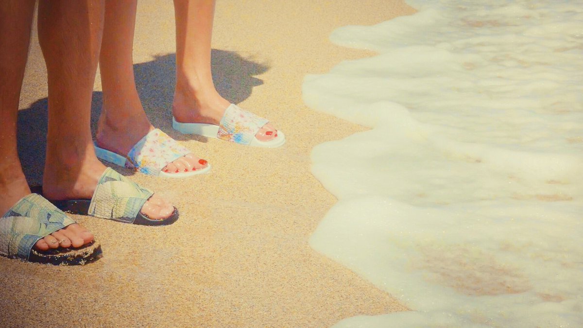 SlydesCo's tweet photo. #slydes were made for beach days
#summerready #summer2017 #poolsliders #slidesandals #sliders #shoes #shoelover #shoeaddict https://t.co/6UNiew30PZ