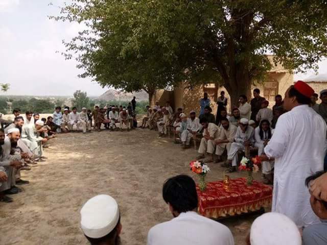 TalhaMomand's tweet photo. نثارمومند تحصیل صافی علاقہ قلعہ گئ میں شمولیتی پروگرام سےخطاب @a_siab @BushraGohar @Khadimhussain4 @Palwasha_Abbas @aimalwali @bashir_matta https://t.co/68UyE5T2wV