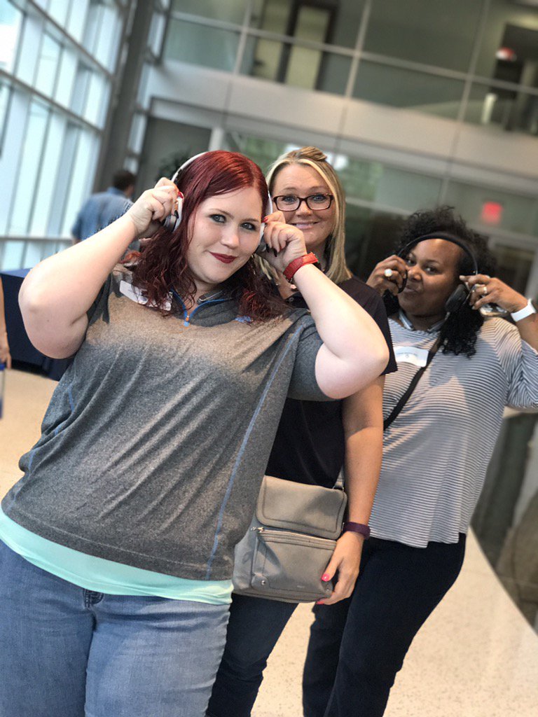 Number1Highway's tweet photo. The #number1highway girls rocking this Beats Demo! @Attaccesryaccel @teamindy_retail https://t.co/2Hb0XR6QU9
