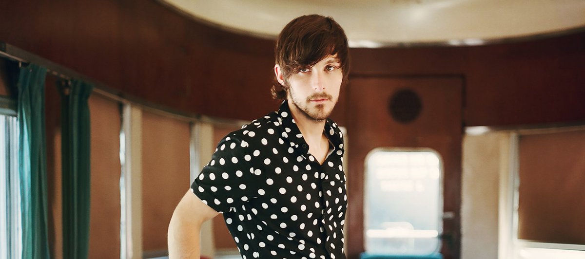 How Charlie Worsham made the most vulnerable country album of 2017 rol.st/2uDfYHU