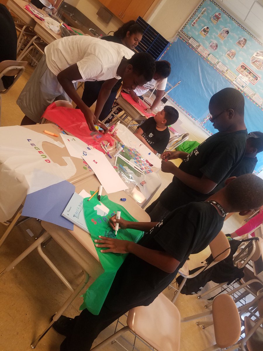 MsPSaunders's tweet photo. Exploring identities and creating our super hero capes for spirit day #whatsyoursuperpower? https://t.co/qgrisoBtEv