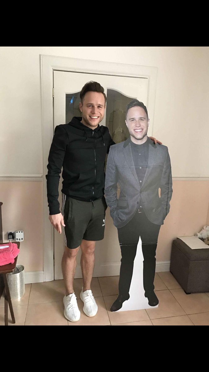 Muzzzz95's tweet image. Sister got told she was meeting him down at the concert but he surprised her turning up at the house. What a guy