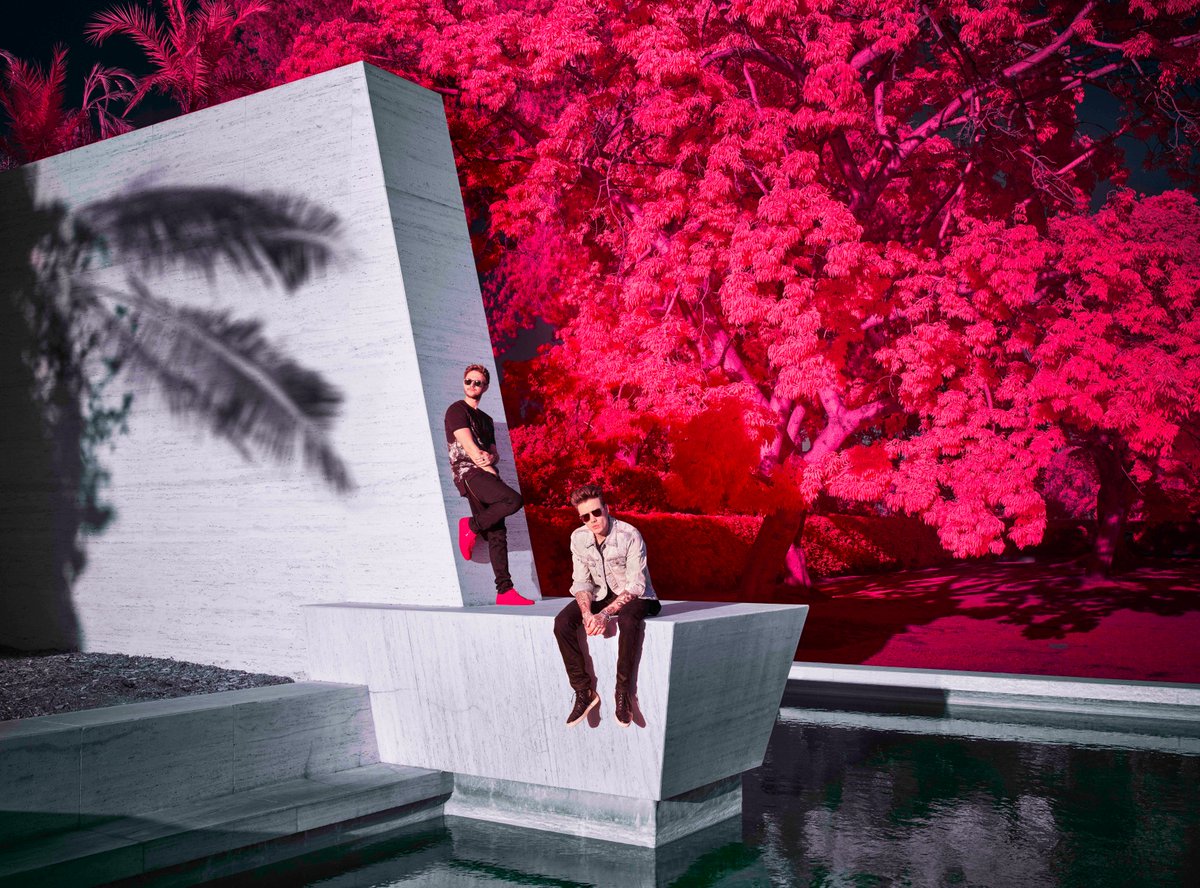 Liam (@LiamPayne) on Twitter photo 20/07/2017 21:00:04 I'm on @GMA tomorrow with @Zedd, tune in bright and early 7am ET! I'm on @GMA tomorrow with @Zedd, tune in bright and early 7am ET!