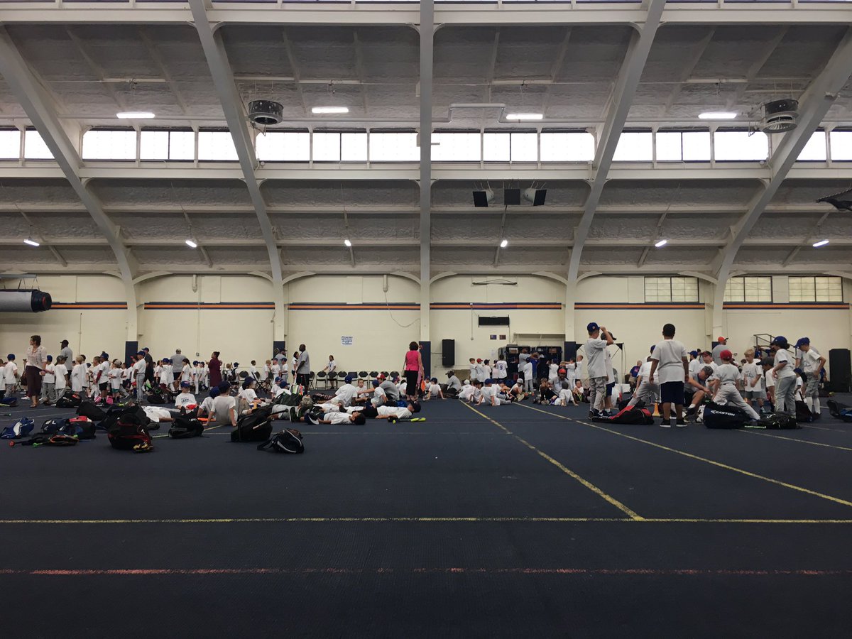 Warming up <a href="/javy23baez/">Javier Báez</a> <a href="/ProCamps/">ProCamps</a> <a href="/CitiPrivatePass/">Citi® Private Pass®</a> #closertopro