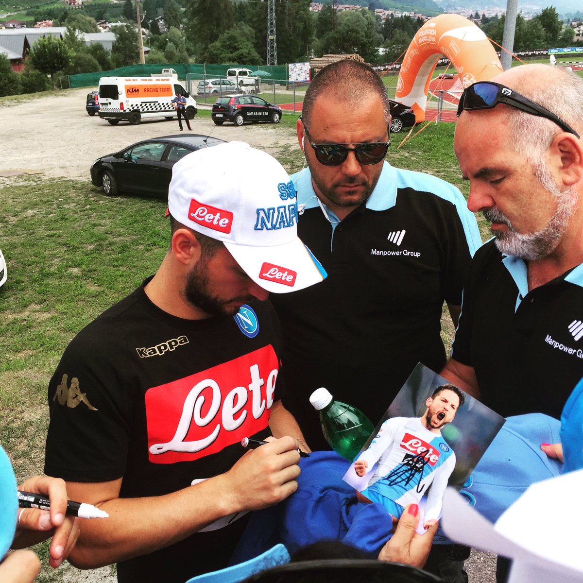 AmoreAzzurro's tweet photo. Dalle 18.00 live da #Dimaro con #AmoreAzzurro su #RadioAmore #sscnapoli #sscnapoli1926 #forzanapolisempre #dimaro2017  #sscn #mertens https://t.co/iNL0EAkAaf