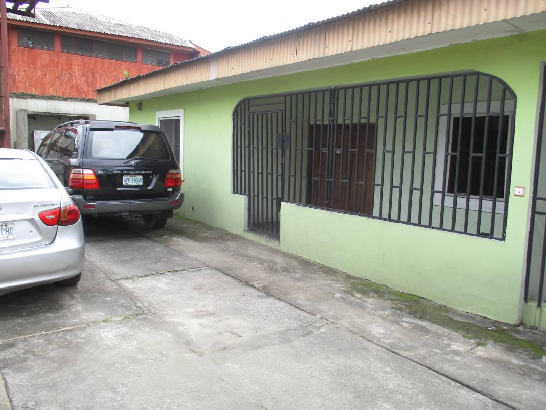 PropertyMall2's tweet photo. To let: 3bedroom flat
Location: 4 Akani close, off NTA rd, #PortHarcourt
Rent: #500k
#property #rent #sell #buy #advertise #propertymall https://t.co/91RvZOmWxU
