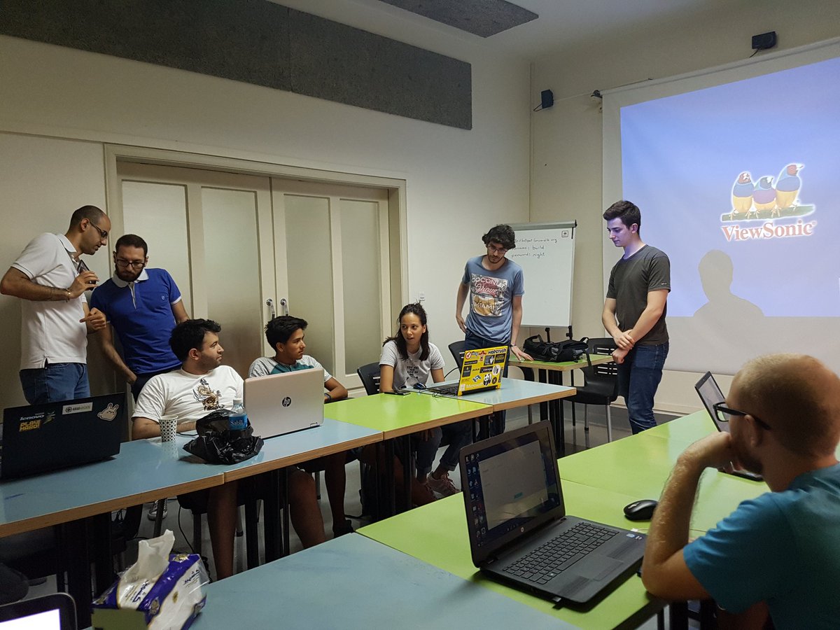 ArabArcade's tweet image. Endless Runner workshop has started! Let's make some games y'all! 

#madewithunity #gamedev