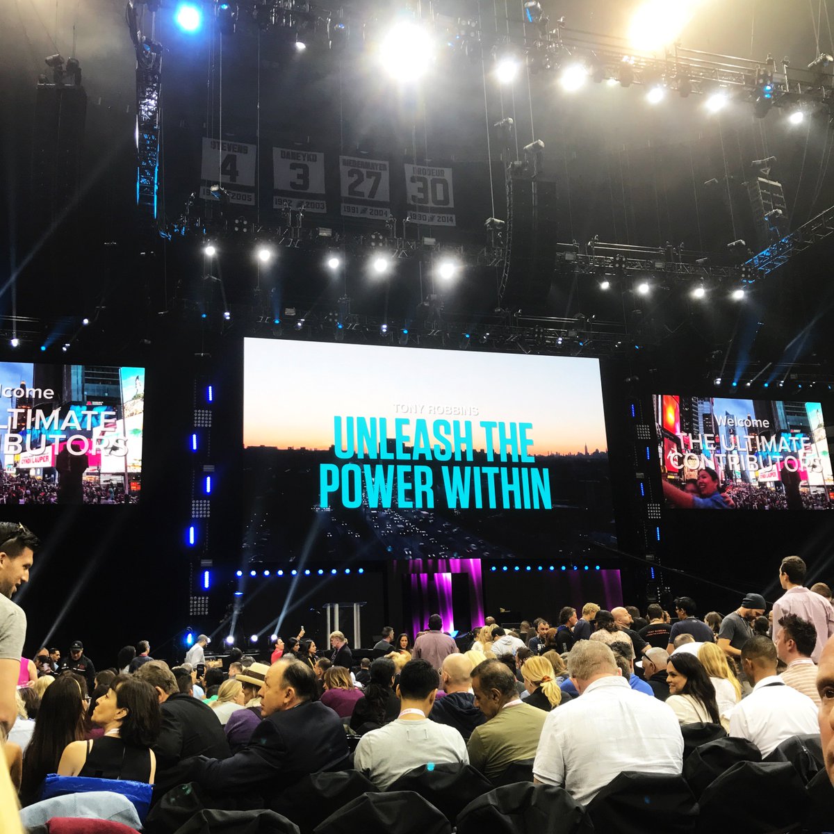 IrinidesignNY's tweet photo. #TonyRobbinsUPW https://t.co/aUT7qbjI6T