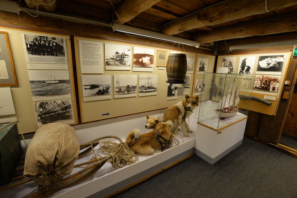 atlasandboots's tweet photo. A3: The Polar Museum 350km north of the Arctic Circle was very cool (literally). The lives of Nansen and Amundsen were fascinating. #LPchat https://t.co/1kMKAh8UES