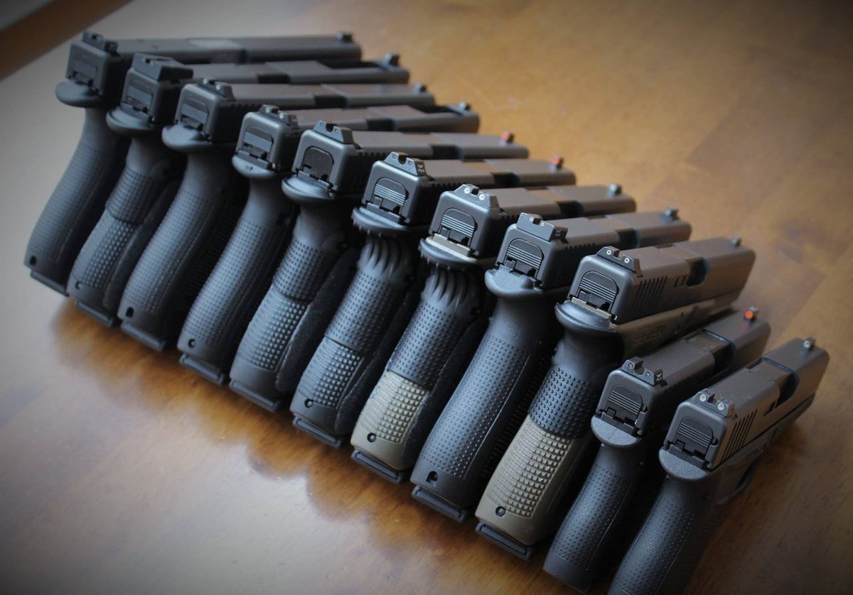 GLOCKInc's tweet photo. How do you ever choose? #EDC 
Photo by: gastonglocker https://t.co/UzaP7pd7TA