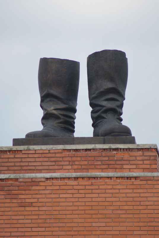 atlasandboots's tweet photo. A3: Memento Park in Hungary was strange: dotted with Soviet-era relics and memorabilia including a statue of Stalin’s boots! #LPchat https://t.co/aNXqadMxaK