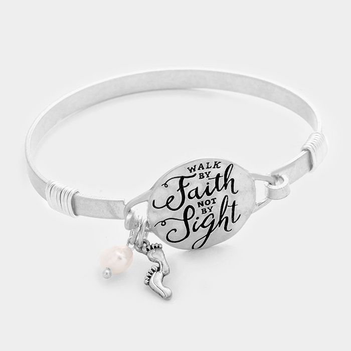 UrBFFCloset's tweet photo. Walk by Faith (2 Corinthians 5:7). Link in Bio. We’ve got so much more! #Accessories #Bangle #Bracelet #Entrepreneur #WalkByFaithNotBySight https://t.co/ggX1G3GUid
