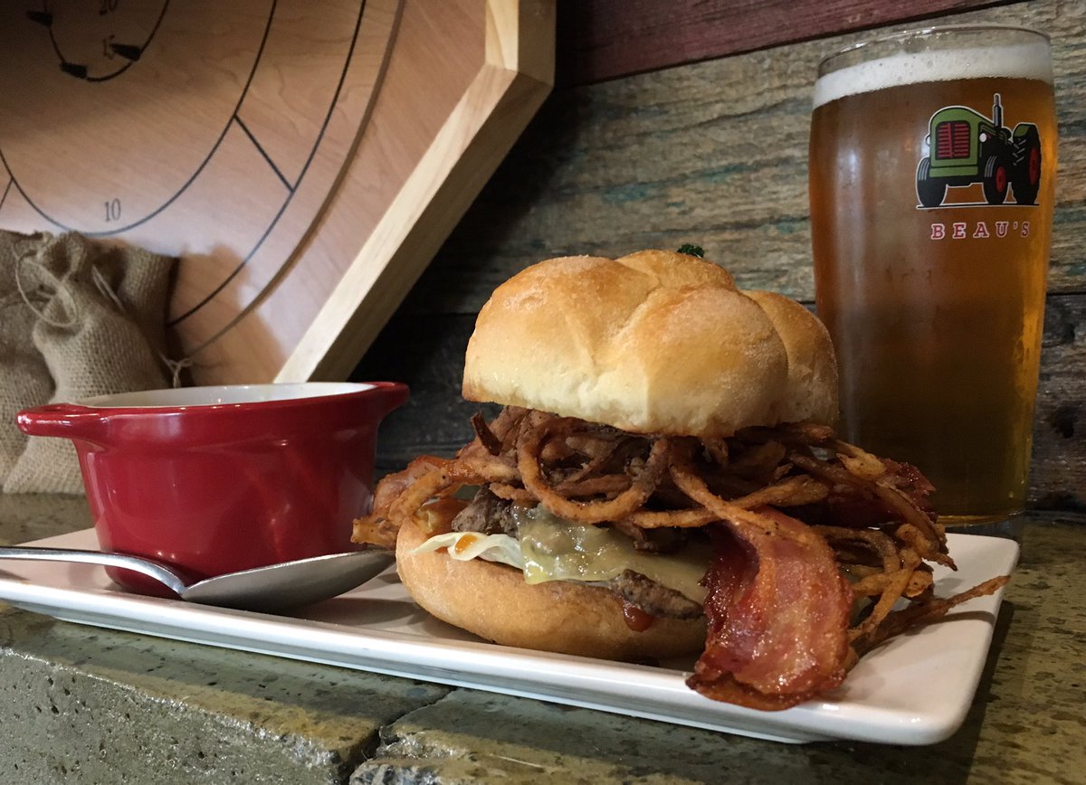 Today's Thirstday Features ...

chuck burger / <a href="/HarveyandVerns/">Harvey and Vern's</a> BBQ sauce / Swiss cheese / bacon / crispy onions

@beausallnatural $6/pint