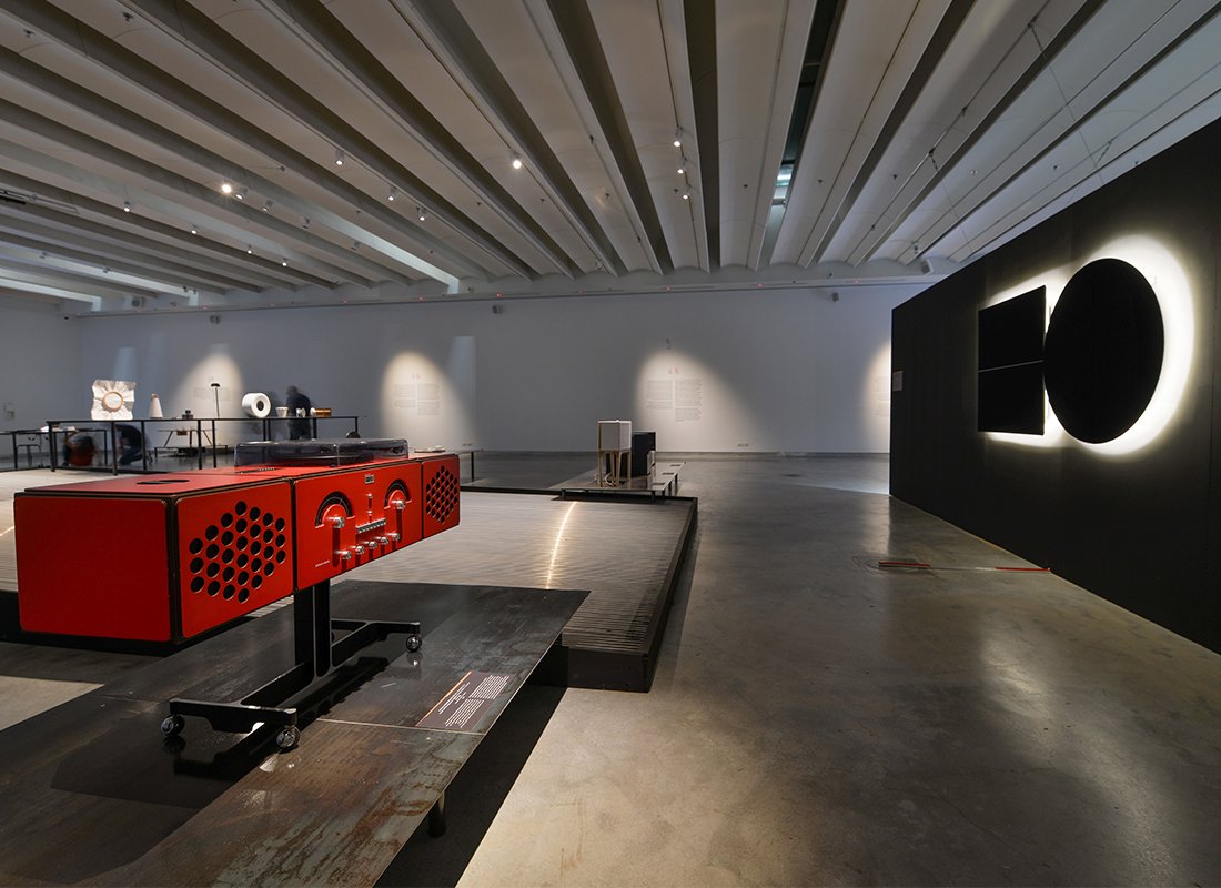 arperofficial's tweet photo. Arper's #Parentesit by #LievoreAltherrMolina appears @DesignHolon's “Sound and Matter in Design” exhibition. https://t.co/aUEiA5hxmH https://t.co/eFq6aFqb9Z