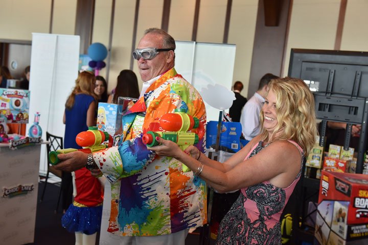ToyBook's tweet image. .@TheToyInsider hosts #sweetsuite17, the Biggest Night of Play! ow.ly/KWbB30dMJKx #weknowplay