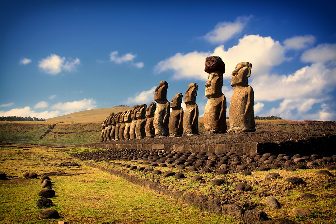 atlasandboots's tweet photo. A4: The most remote has to be Easter Island in the vast Pacific. Its closest inhabited neighbour is Pitcairn, 2,000km to the west! #LPchat https://t.co/moN9WtXHD8