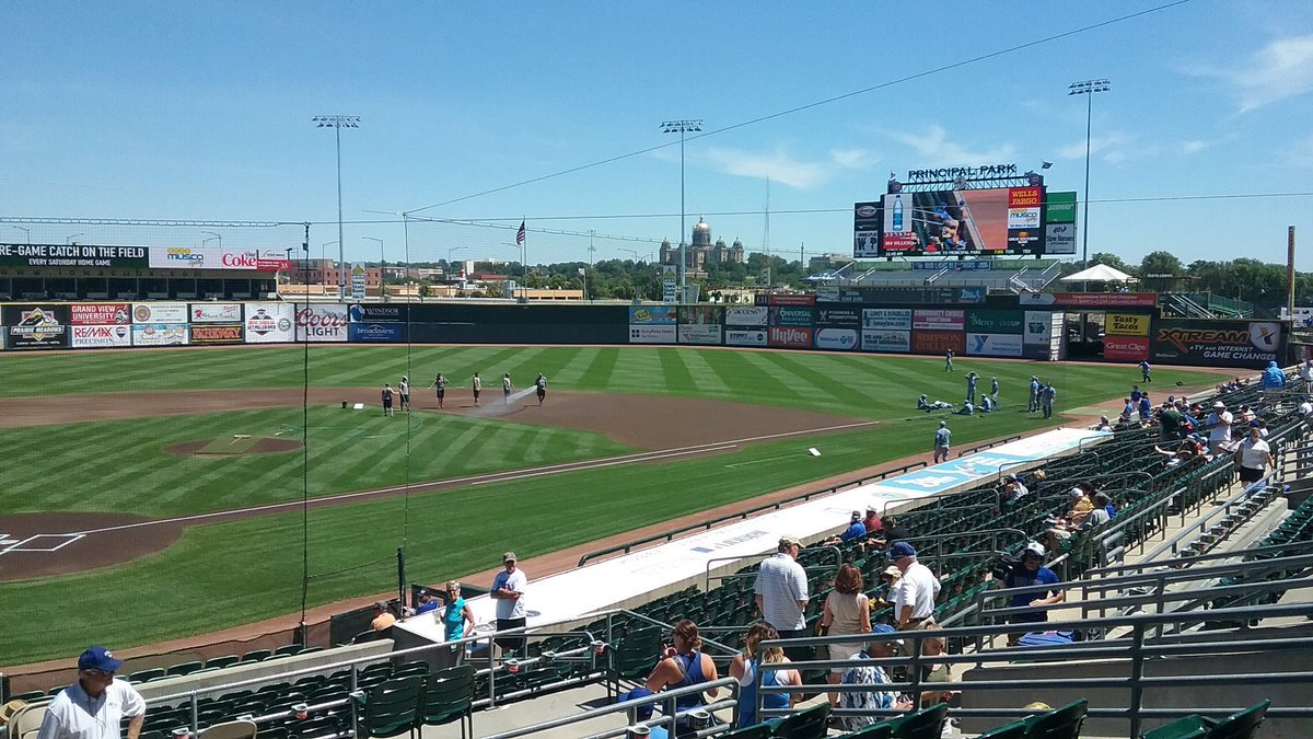 MiLB's tweet photo. 11 #MiLB Clubs, one road trip and a ton of stories from the adventure.
@thegoodbaddad's #MiLBRoundTripper: https://t.co/xTgY7v1G6Q https://t.co/bKAN9z1qSp