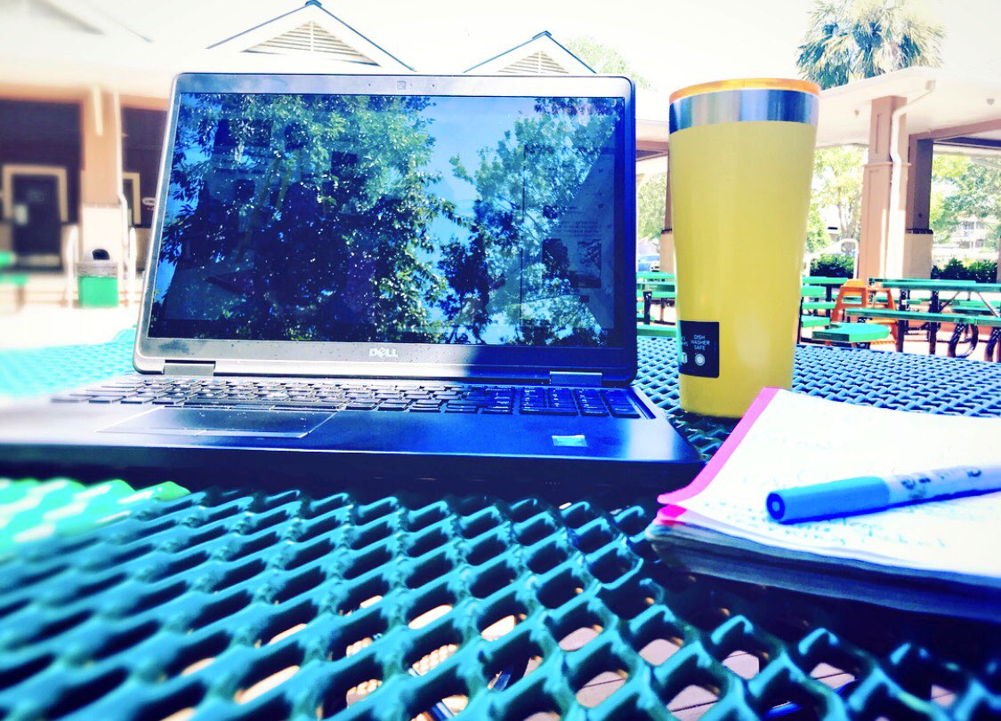 dietrich4vtru's tweet photo. Live streaming the #AIC2017 from Mrtyle Beach! #vacationbreak #connectivity17 #artsed https://t.co/PU88q0QUw8