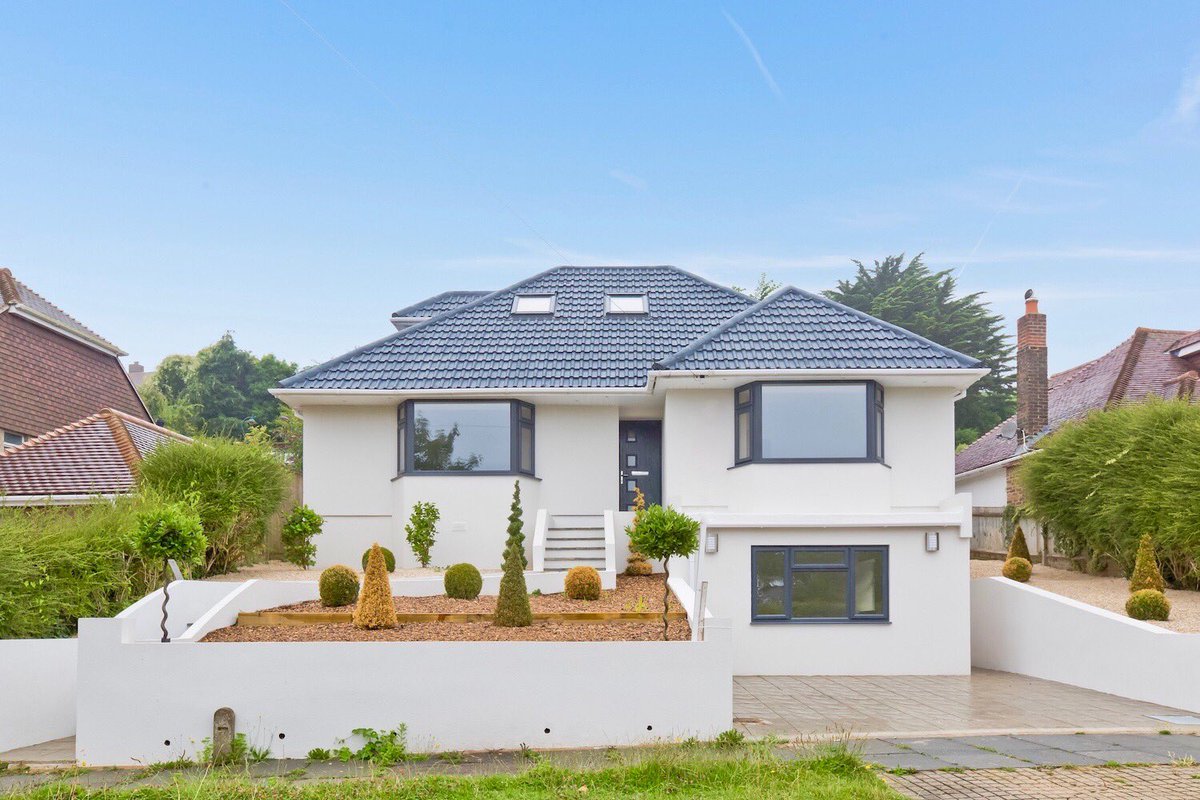 FosterandCo_'s tweet photo. ✨Tongdean Rise✨
 Stunning newly refurbished 4/5 bedroom detached home £775,000
https://t.co/dEIBzlcx3C https://t.co/NVvkLrTWnI