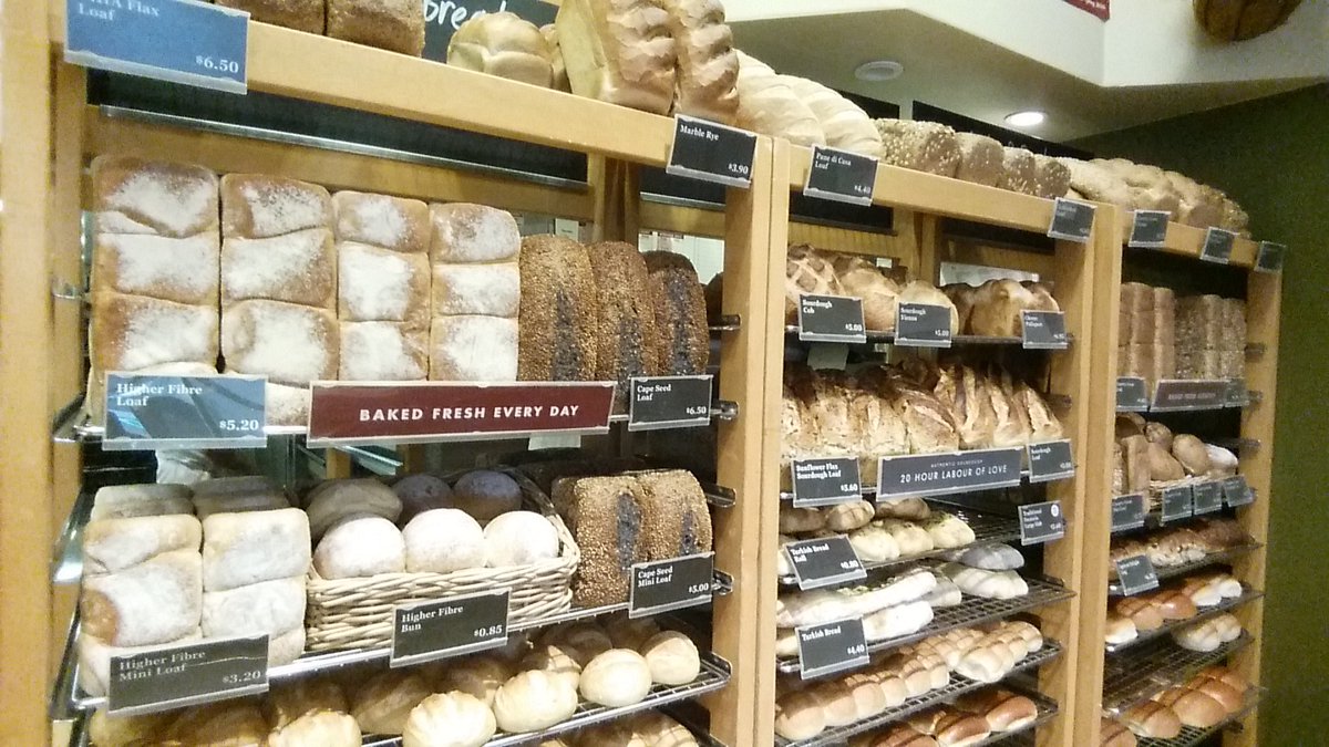cobscrestwood's tweet photo. #crestwoodcobs look at the assortment of breads we have ! Which is your fave?
#toomanytochoosefrom #favouritebread https://t.co/OZlDh0bZks