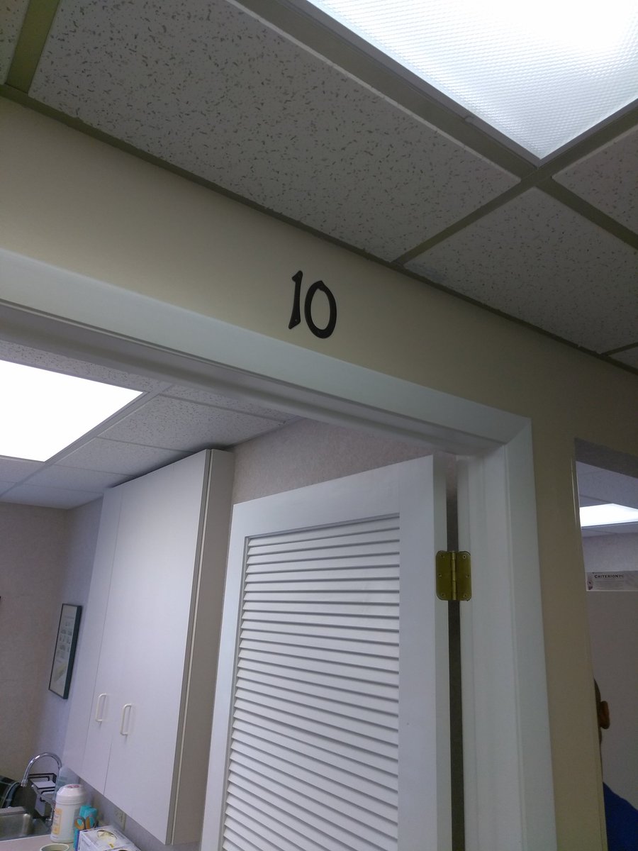 sid87Jr88's tweet photo. At dentist room 10 @jordy_mercer kinda day #MercerMe @Pirates #BucnInTampa https://t.co/ilL6xf1CiD