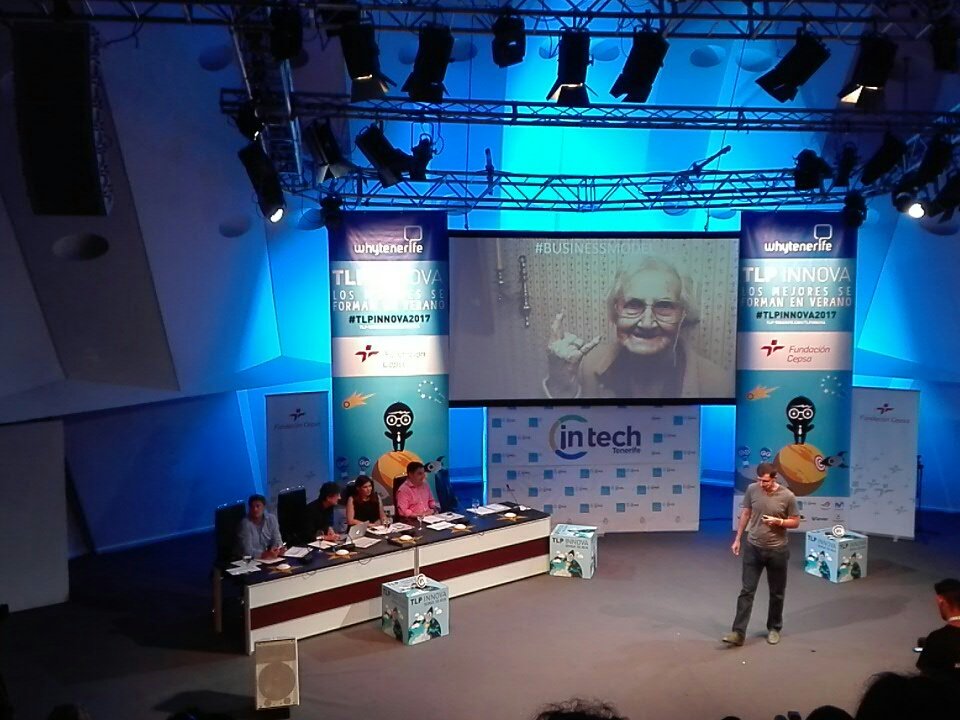 fergalti's tweet photo. @Bermartinez habla en #TenerifeStartupParty de qué busca un inversor, de qué tiene que tener un emprendedor. Las cifras llegarán luego. https://t.co/6qZGPHAXaa