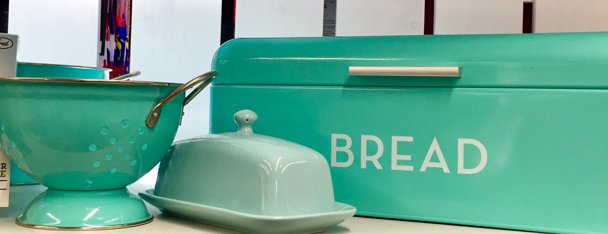 IntownACE1's tweet photo. Retro kitchen. #kitchen #cookware #retro #coolcolor https://t.co/D83SSJ1sgu