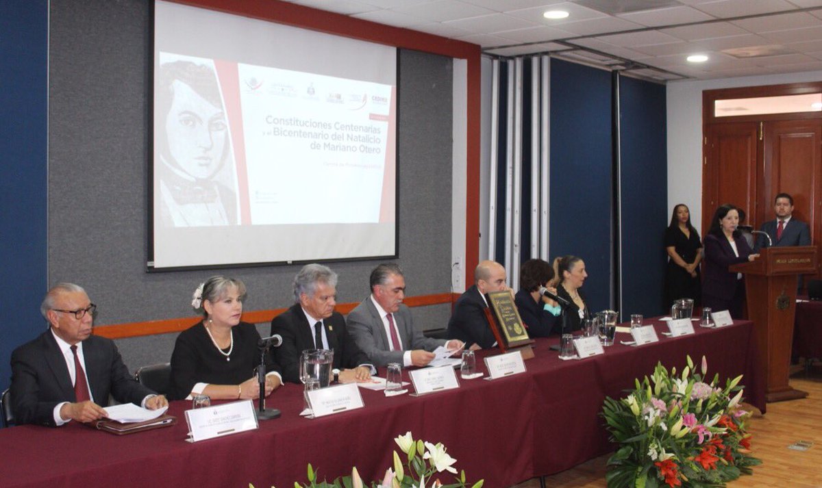 HugoReneOficial's tweet photo. En estos momentos asistimos con gusto a los Seminarios "Constituciones Centenarias y el Bicentenario del Natalicio de Mariano Otero" https://t.co/W6ojIqazhQ