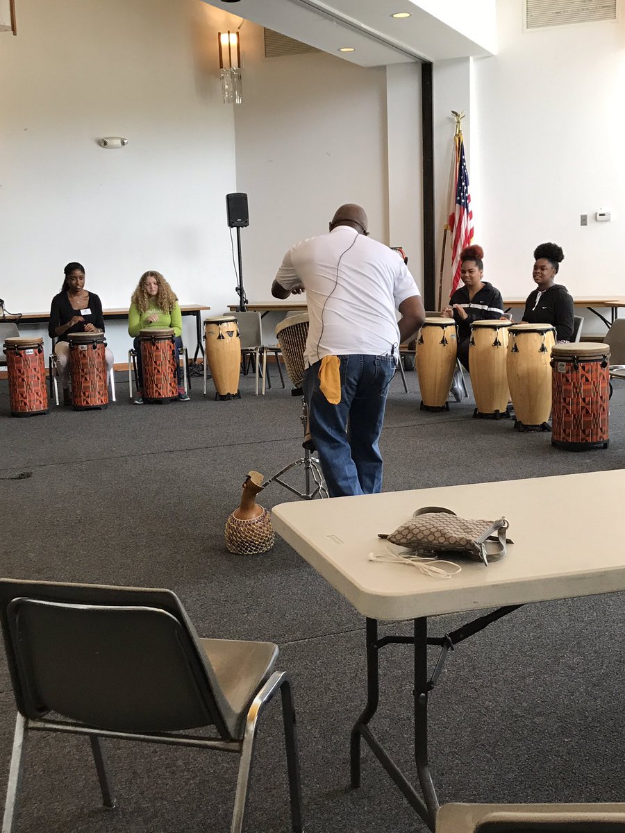 cck_brit's tweet photo. @bplfoundation @BrowardLibrary Thank you #OntheGoMusic #World Drumming for an awesome teen program at Pompano Beach Branch Library https://t.co/XpmxMZeDkj