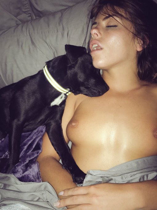 Kind of embarrassing but this is rly how we sleep! #god https://t.co/rQ46Ld6ZZX